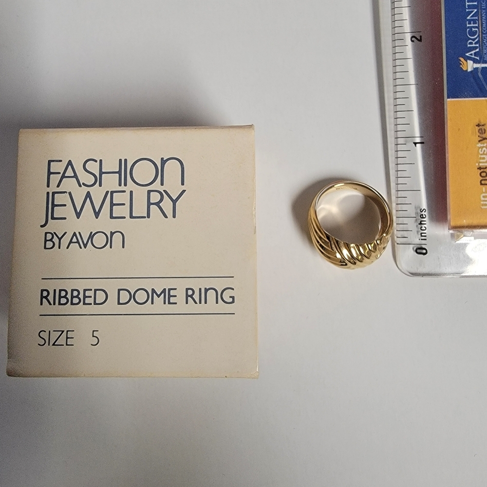 ,Vintage Avon ribbed faux Gold dome ring, size 5 - Picture 2 of 6